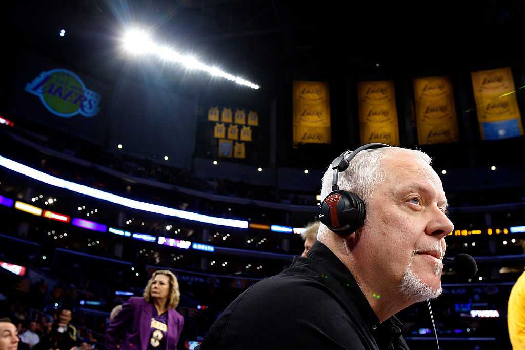 Lawrence Tanter, longtime Los Angeles Lakers PA announcer, dies at 76 — WESH 2 Orlando