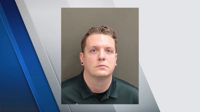 Palm Bay man arrested at Universal’s Epic Universe after messages to ‘14-year-old’ undercover Orange County deputy — ClickOrlando Local, Minot Technology news